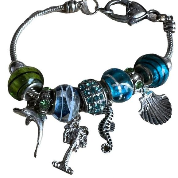 Ocean themed bead bracelet dolphin seahorse silver tone - Picture 1 of 2